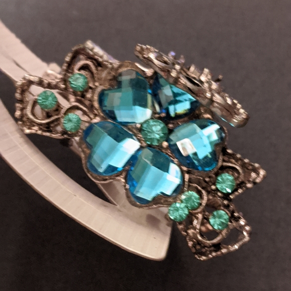 NWT! GORGEOUS Hair Clip - Picture 8 of 11